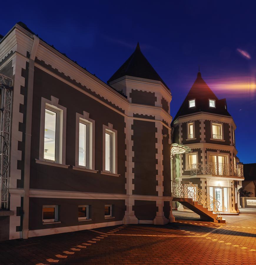 Castello Boutique Hotel Čačak Buitenkant foto